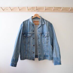 Vintage Levis denim jacket size 40